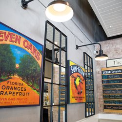 Caronchi_Photography_180925_8146 - Interior wall decor local daily specials.jpg